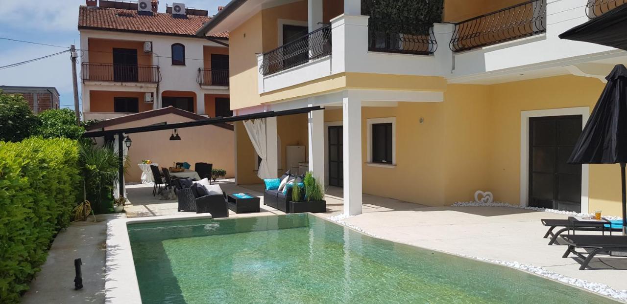 Apartmens Alenka Ровинь Экстерьер фото