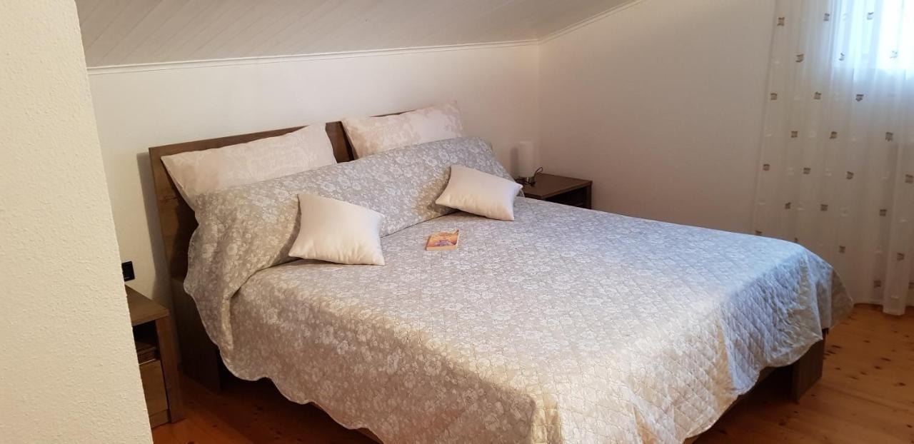 Apartmens Alenka Ровинь Экстерьер фото