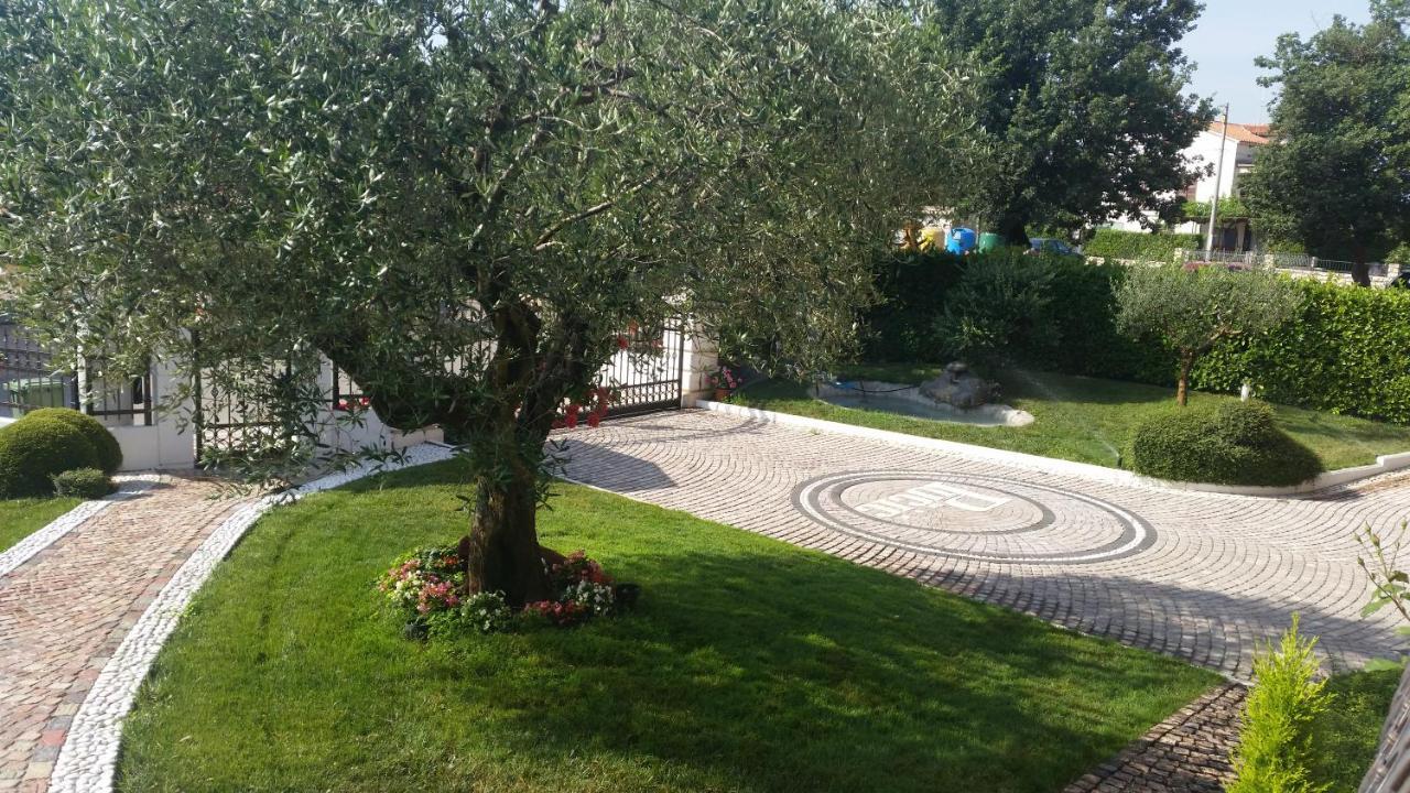 Apartmens Alenka Ровинь Экстерьер фото
